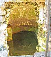 L'attuale ingresso della Tomba
