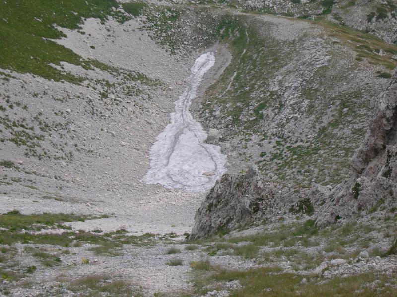 008 - nevaio Agosto 2008, visto dal Monte Sassetelli 2139 m.jpg