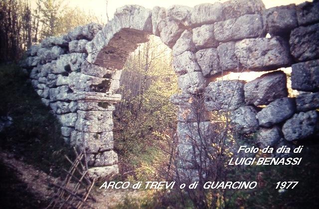 1977 Arco di Trevi-LuigiBenassiVecchieDiaAnni70 044X.JPG