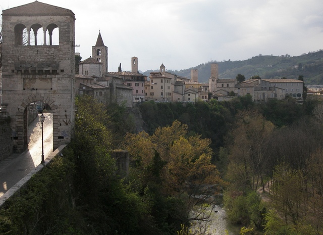 Ascoli Piceno-Scorcio dal Tronto.jpg