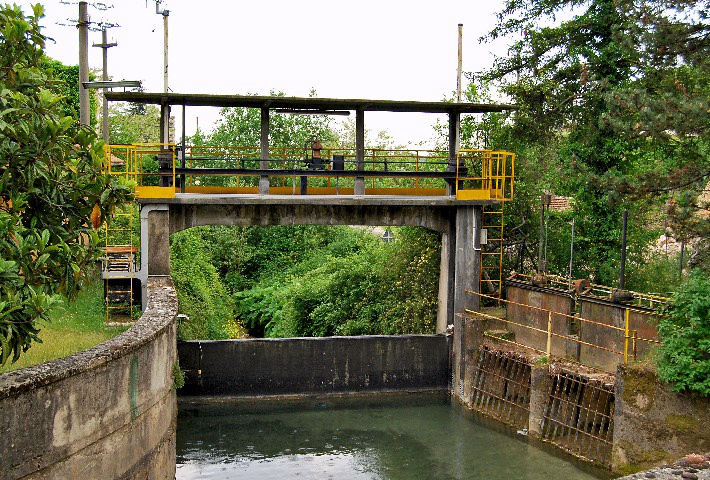 Centrale di Guarcino_Opera di presa per Canterno.jpg