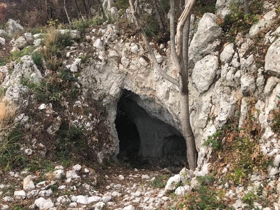 Grotta Monache.jpg