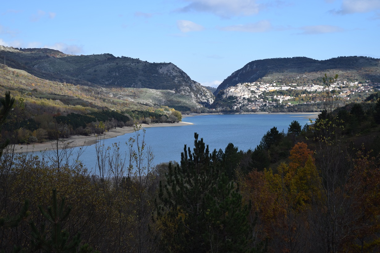 Lago di Villetta Barrea (2).jpg