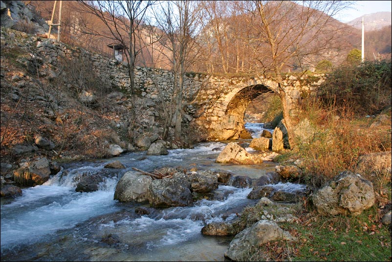 ponte dei santi.jpg